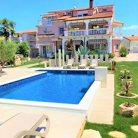 Apartment Villa Engel With Pool Poreč Kültér fotó