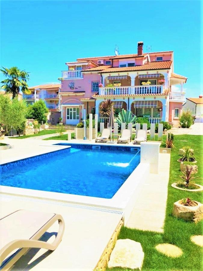 Apartment Villa Engel With Pool Poreč Kültér fotó