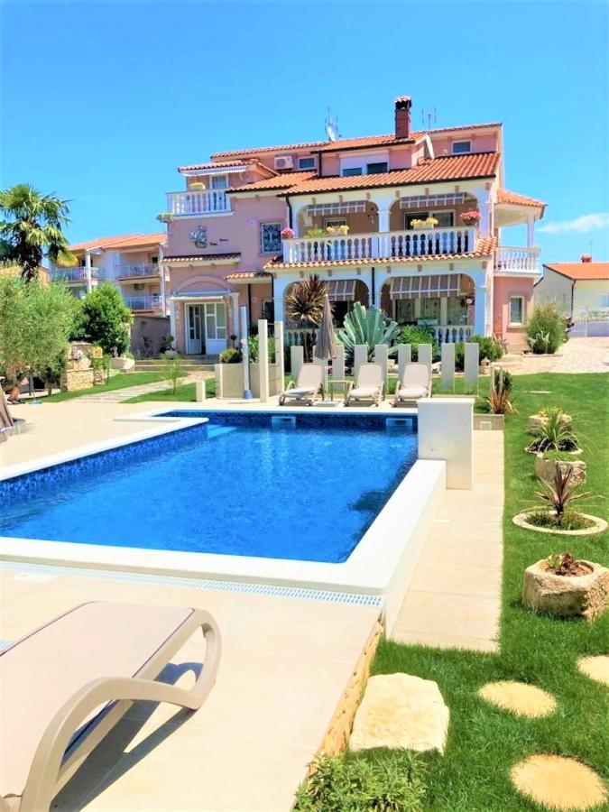 Apartment Villa Engel With Pool Poreč Kültér fotó