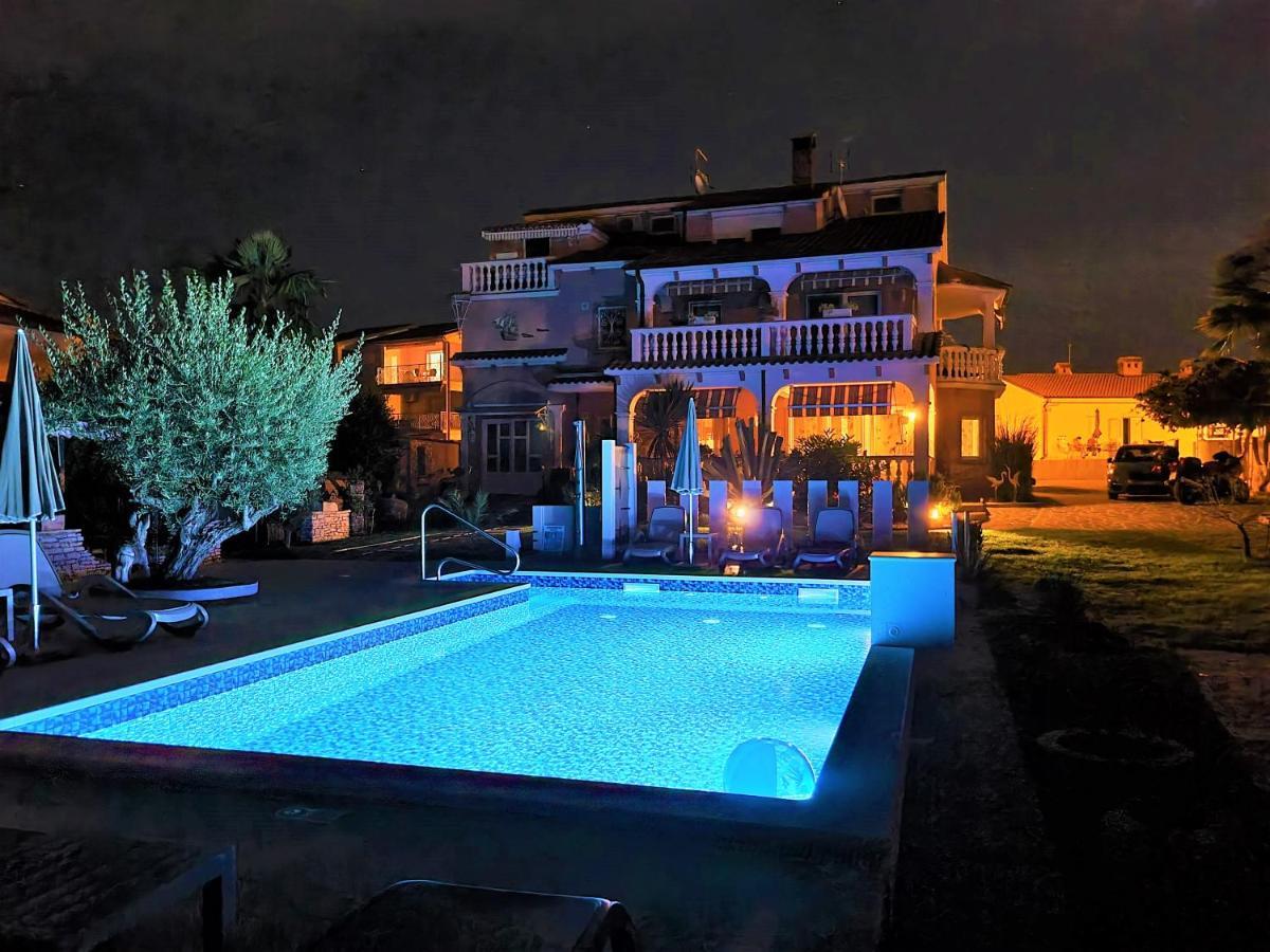 Apartment Villa Engel With Pool Poreč Kültér fotó