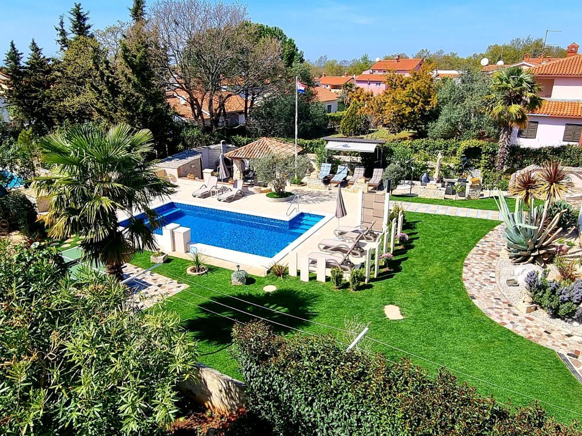 Apartment Villa Engel With Pool Poreč Kültér fotó