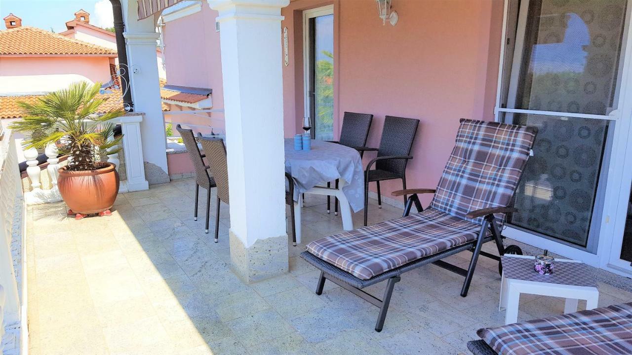 Apartment Villa Engel With Pool Poreč Kültér fotó